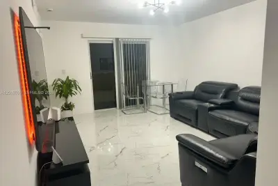 14951 SW 82nd Ln #17-305, Miami: photo 1 of 11