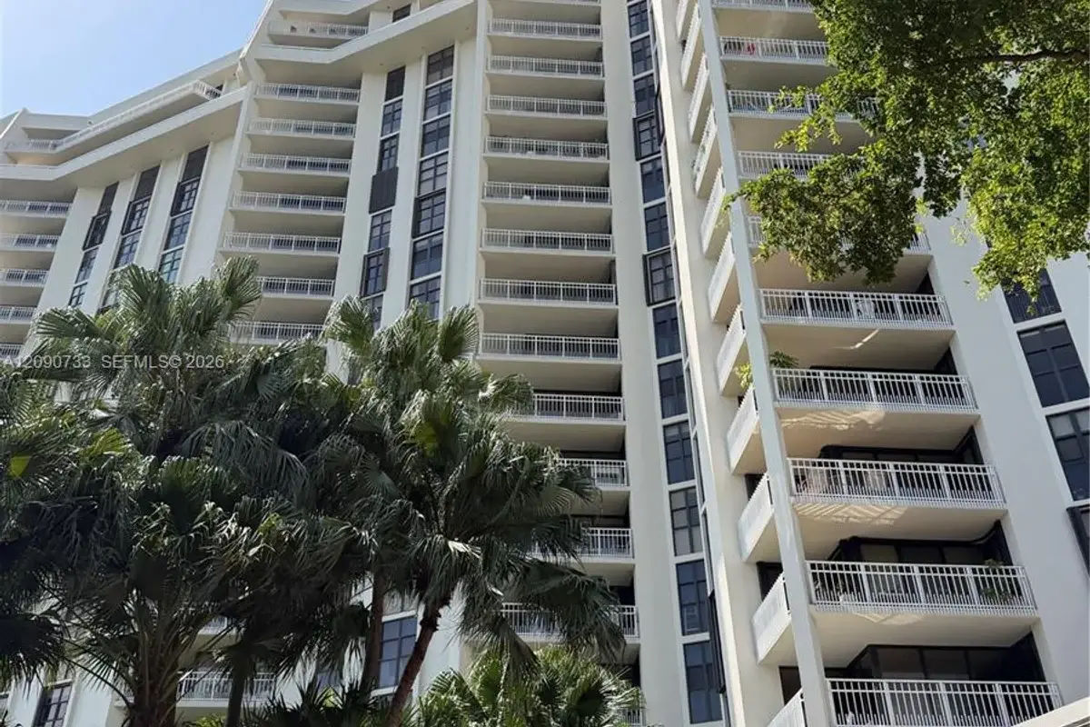 1000 Quayside Ter #1807, Miami: photo 1 of 18