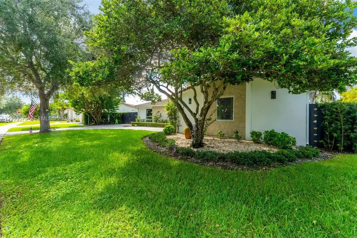10420 SW 99th St, Miami: photo 1 of 1