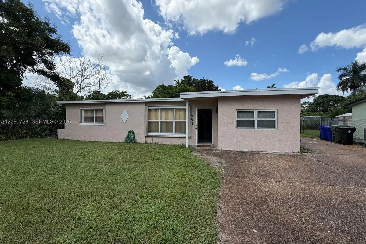 House in Fort Lauderdale: photo 1 of 23