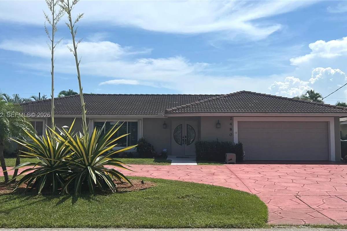 2480 NE 46th St, Lighthouse Point: photo 1 of 7