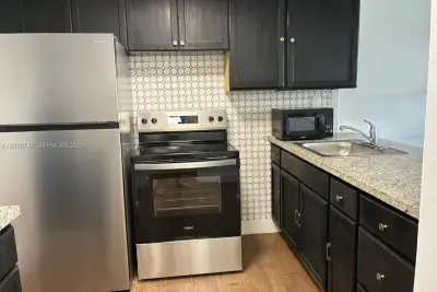 16465 NE 22nd Ave #614, North Miami Beach: photo 1 of 15