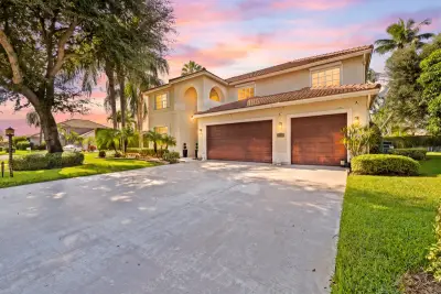 7202 Catalina Isle Dr, Lake Worth: photo 1 of 48