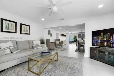 617 NW 30th Ct, Wilton Manors: photo 1 of 36