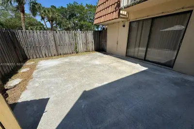 719 Mill Valley Pl, West Palm Beach: photo 1 of 32