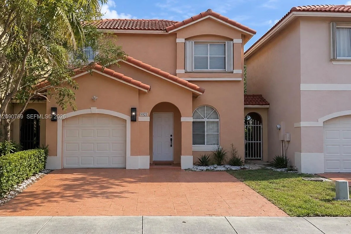 5921 SW 162nd Ct, Miami: photo 1 of 19