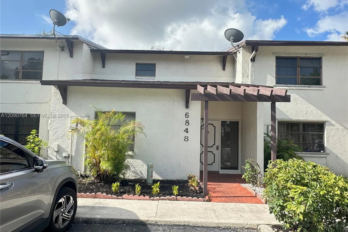 6848 SW 37th St #10-D, Miramar: photo 1 of 17
