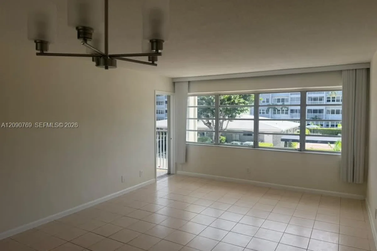 330 SE 2nd St #202E, Hallandale Beach: photo 1 of 39