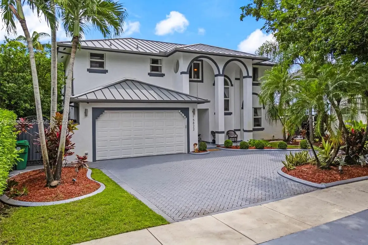 15822 SW 103rd Ln, Miami: photo 1 of 60