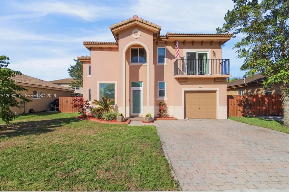 4241 NE 16th St, Homestead: photo 1 of 31