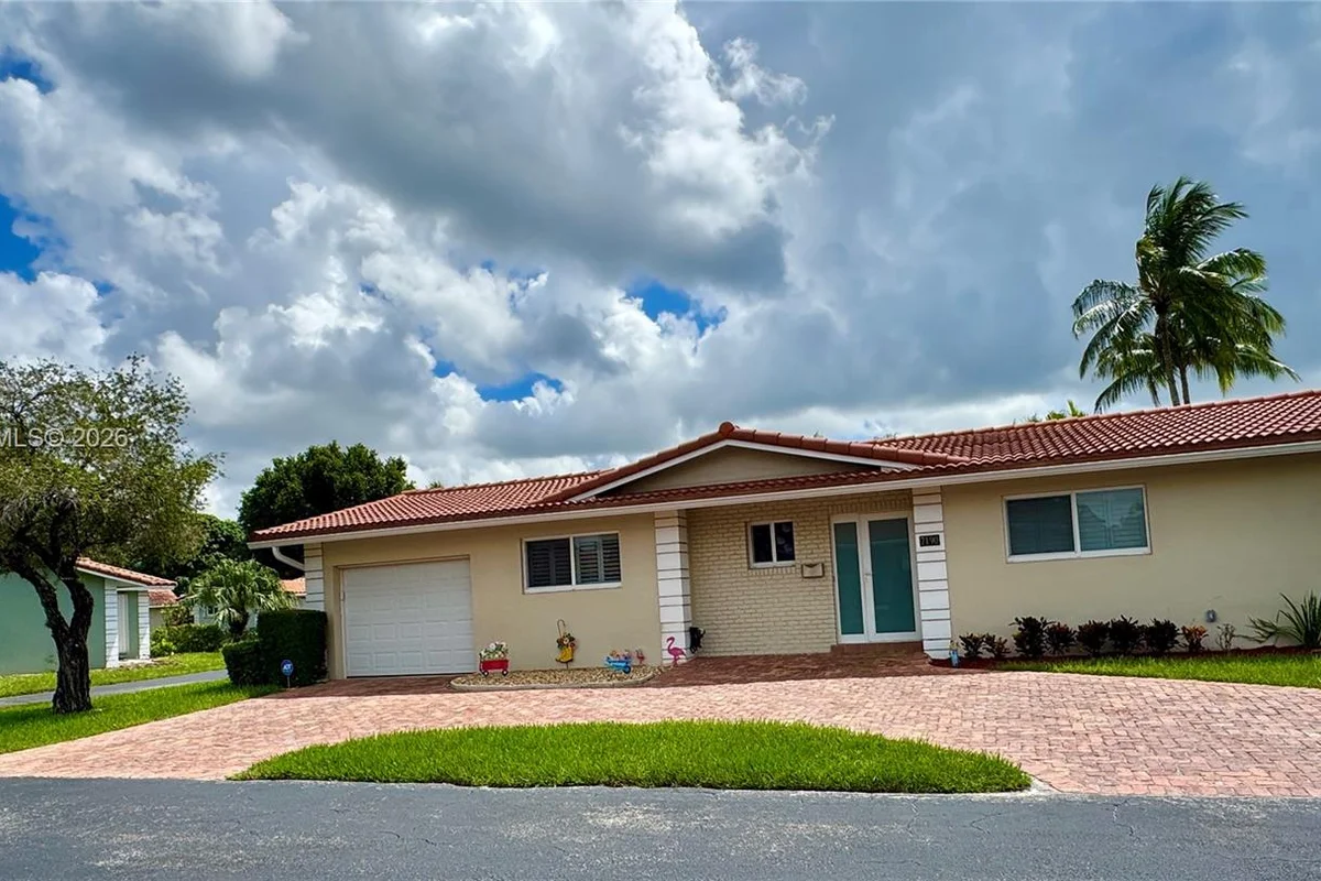 7190 E Tropical Way, Plantation: photo 1 of 51