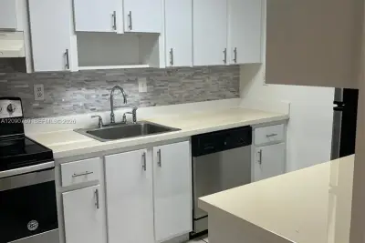 20680 NE 4th Ct #206, Miami: photo 1 of 14