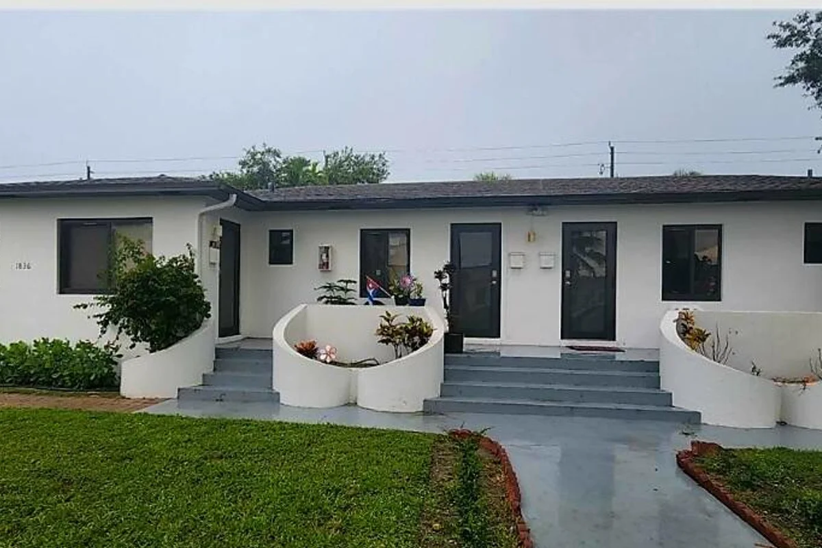 1836 Lincoln St #1, Hollywood: photo 1 of 16
