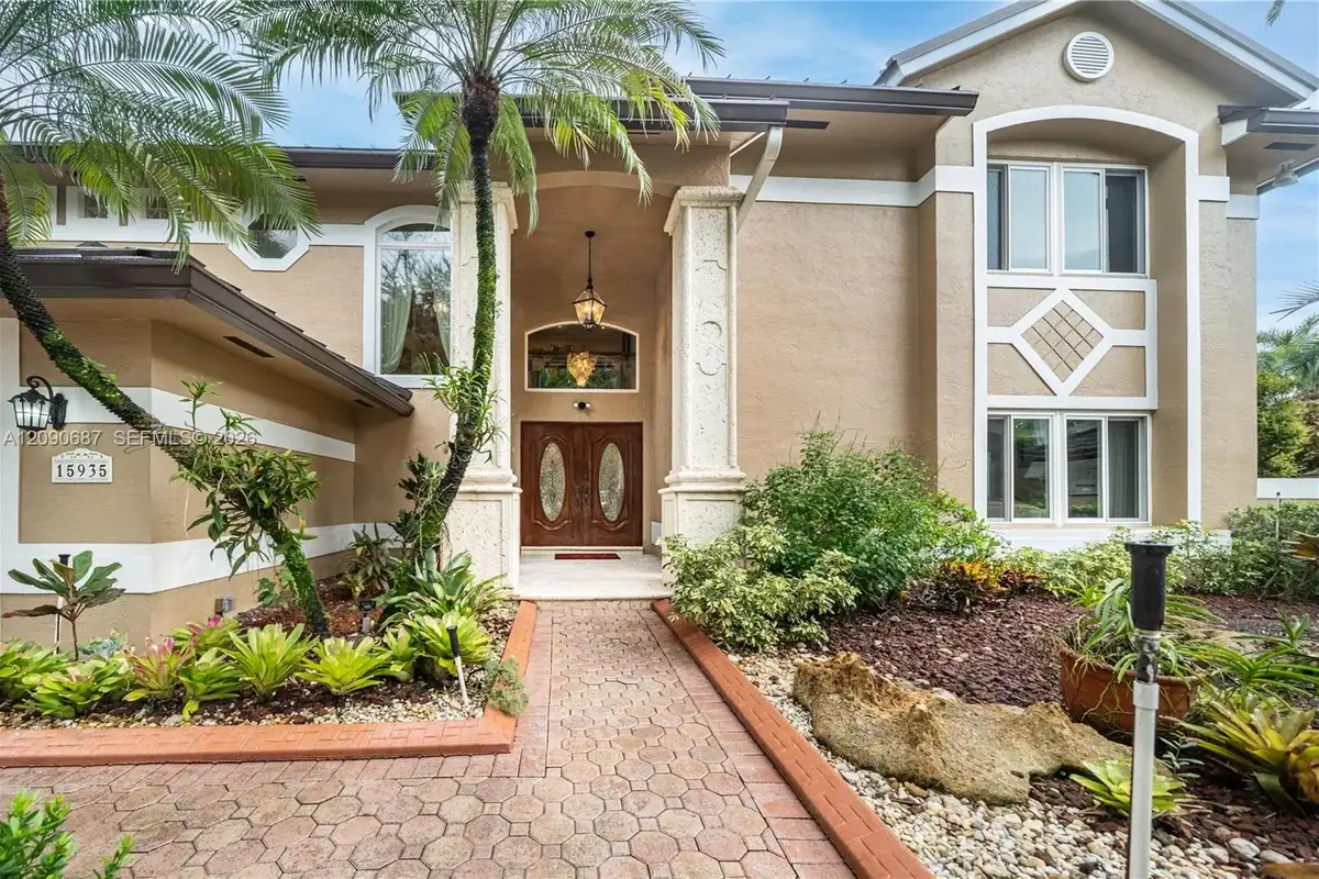 15935 NW 82nd Ct, Miami Lakes: photo 1 of 75