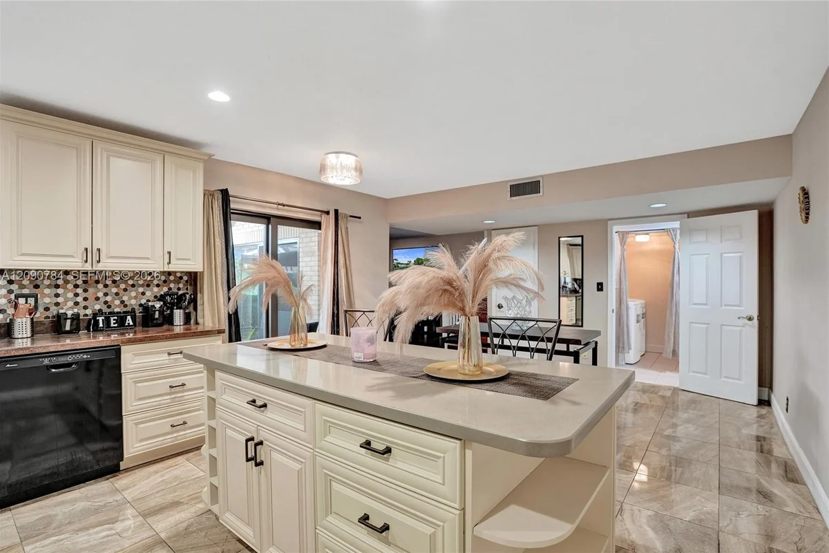 8108 SW 23rd Ct #26B, North Lauderdale: photo 1 of 35
