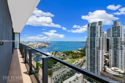398 NE 5th St #1518, Miami: photo 1 of 32