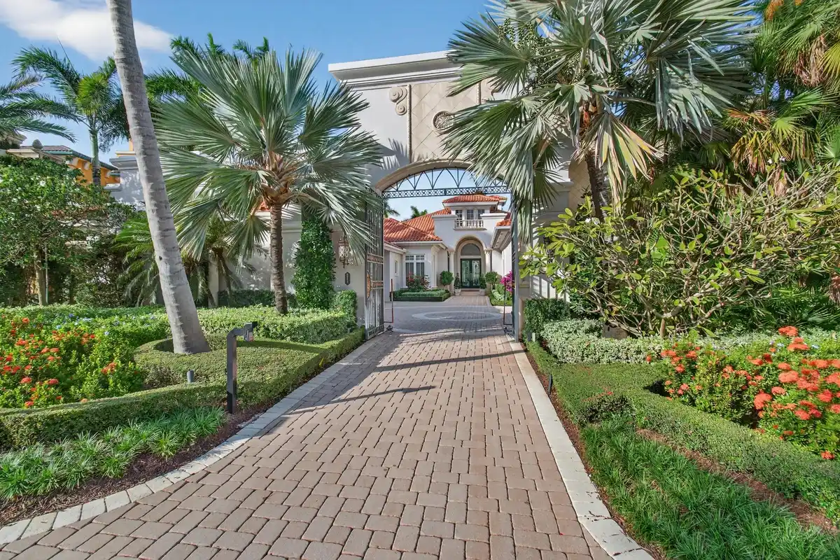 331 Mizner Lake Estates Dr, Boca Raton: photo 1 of 101