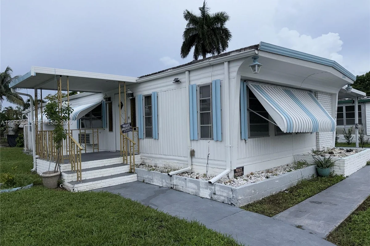 1666 SW 85th Ave, Davie: photo 1 of 28