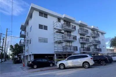 244 79th St #3D, Miami Beach: photo 1 of 12