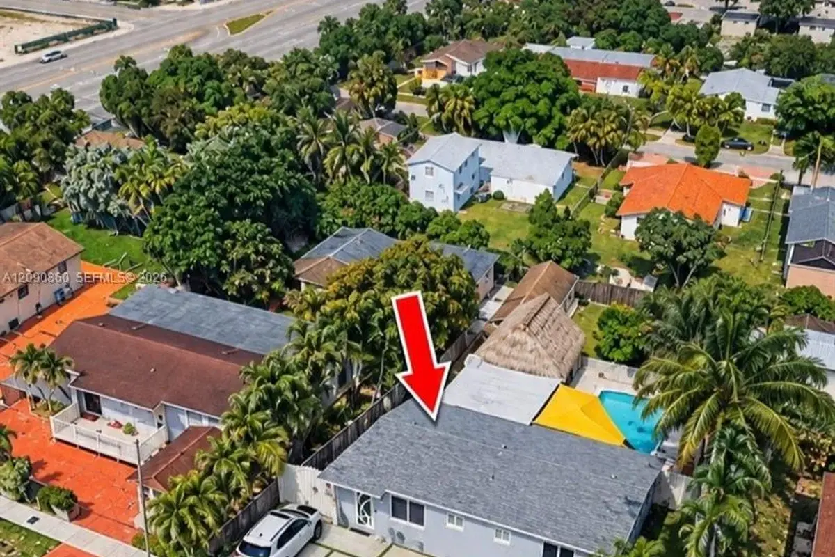 10665 SW 6 St, Miami: photo 1 of 28
