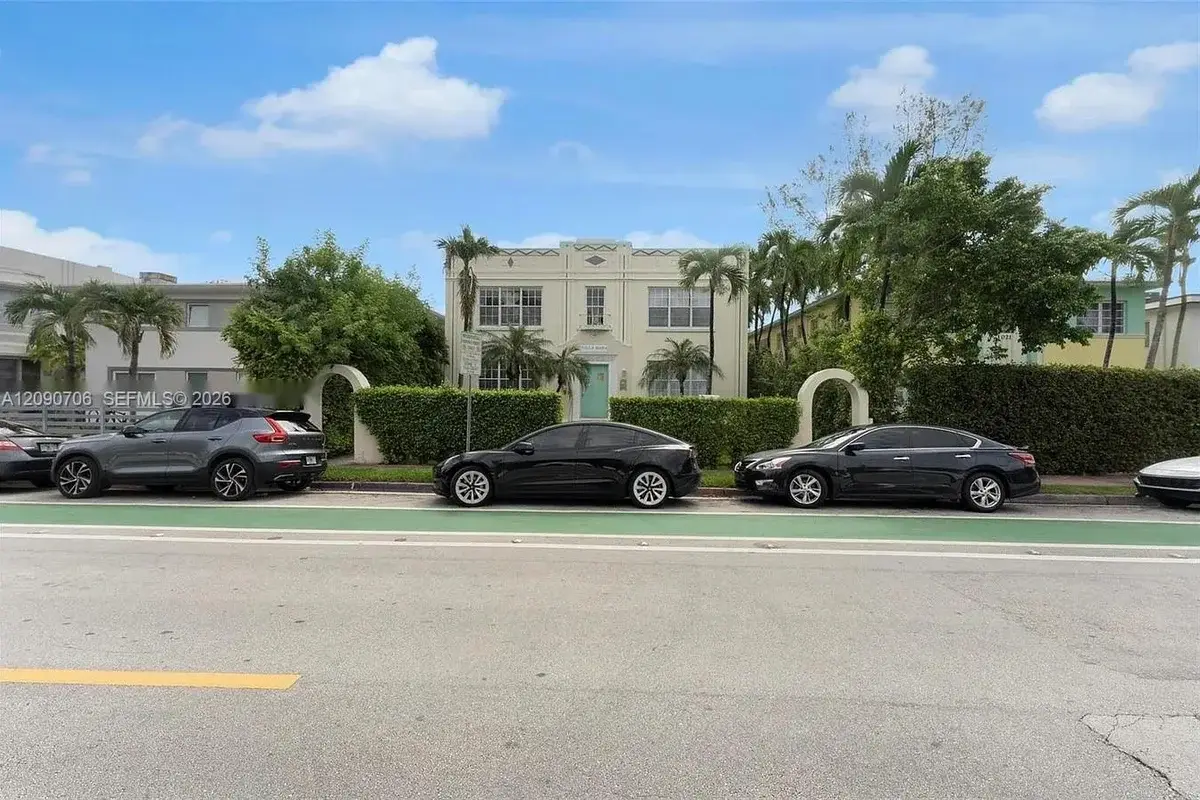 1027 Euclid Ave #12, Miami Beach: photo 1 of 8
