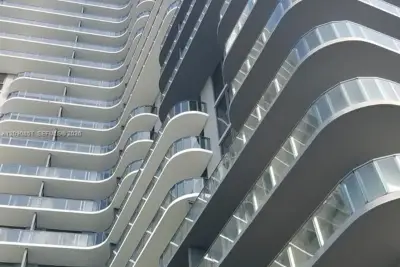 121 NE 34 St #1515, Miami: photo 1 of 46