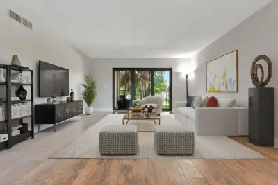 334 Lakeview Dr #204, Weston: photo 1 of 56