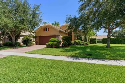 3305 Florence St, Wellington: photo 1 of 47