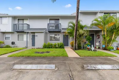 5703 Channel Dr, Lake Worth: photo 1 of 25