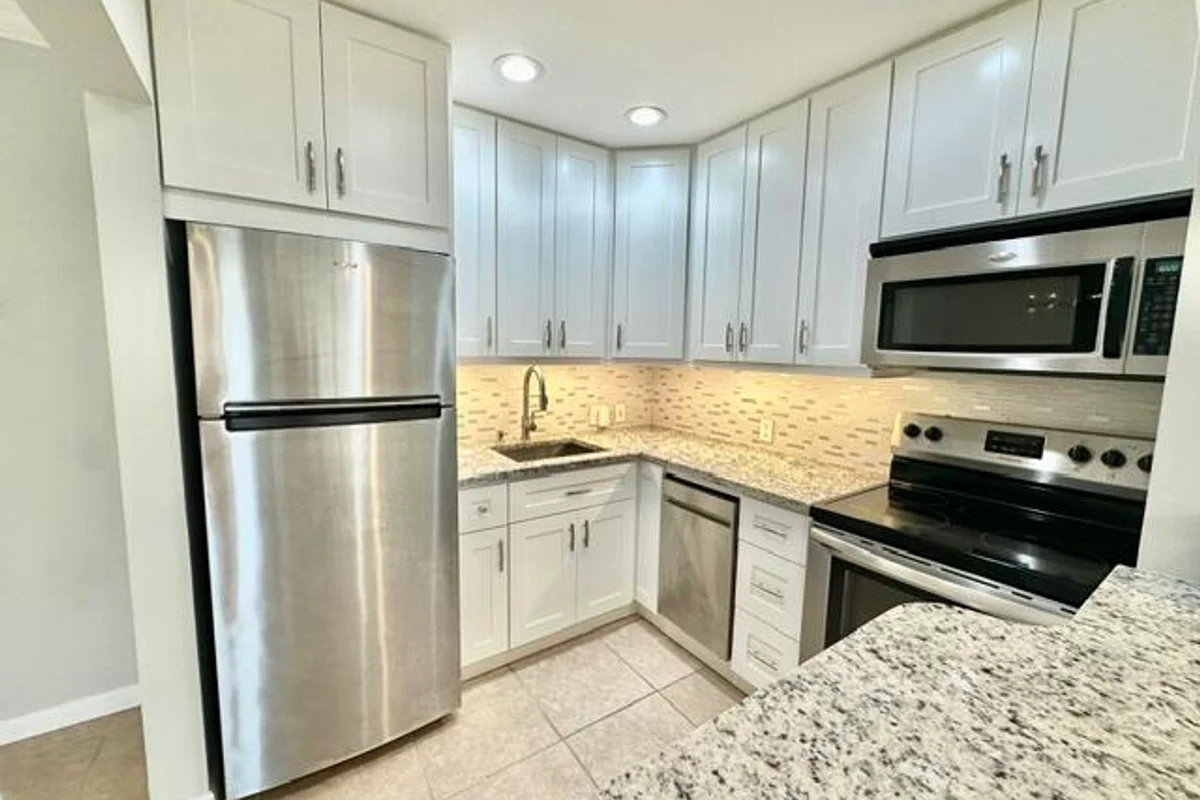 118 Mansfield C, Boca Raton: photo 1 of 20