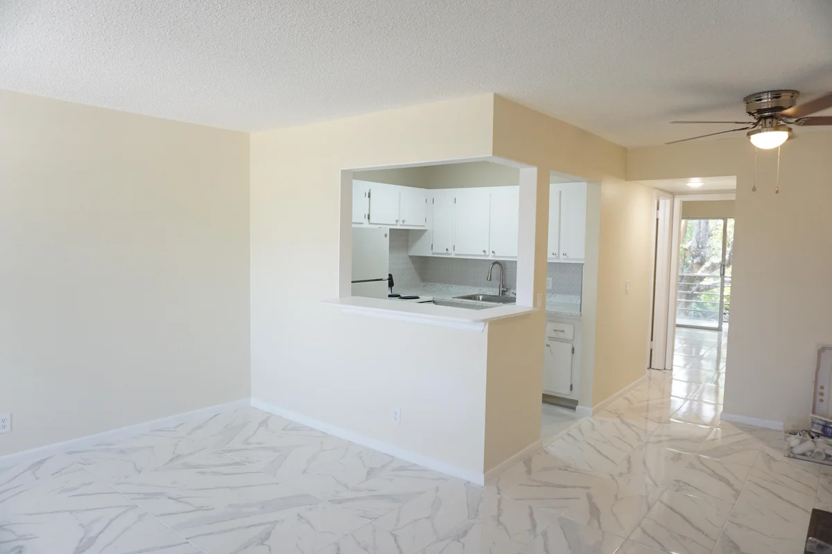 33 Windsor B, West Palm Beach: photo 1 of 9