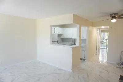 33 Windsor B, West Palm Beach: photo 1 of 9