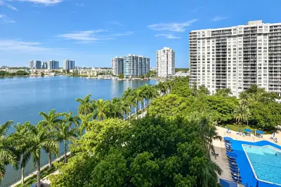 2851 NE 183rd St #914e, Aventura: photo 1 of 16