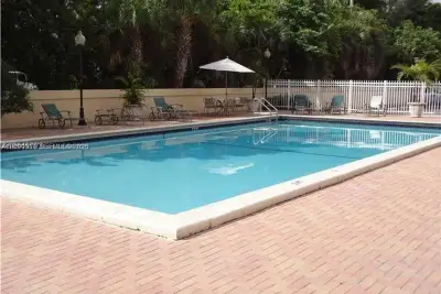 1805 Sans Souci Blvd #413, North Miami: photo 1 of 12