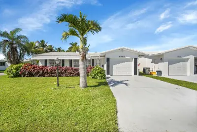 1515 SW 21st St, Boynton Beach: photo 1 of 29