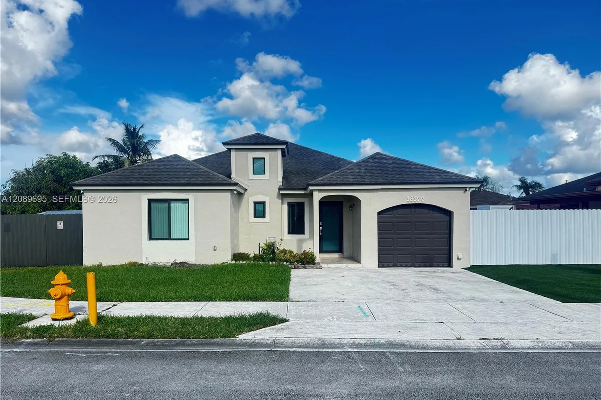 18155 SW 138th Pl, Miami: photo 1 of 15