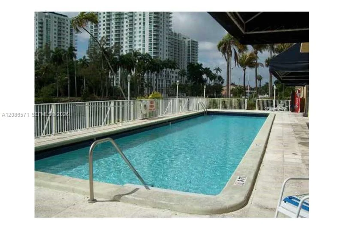 1740 N River Dr #117, Miami: photo 1 of 5