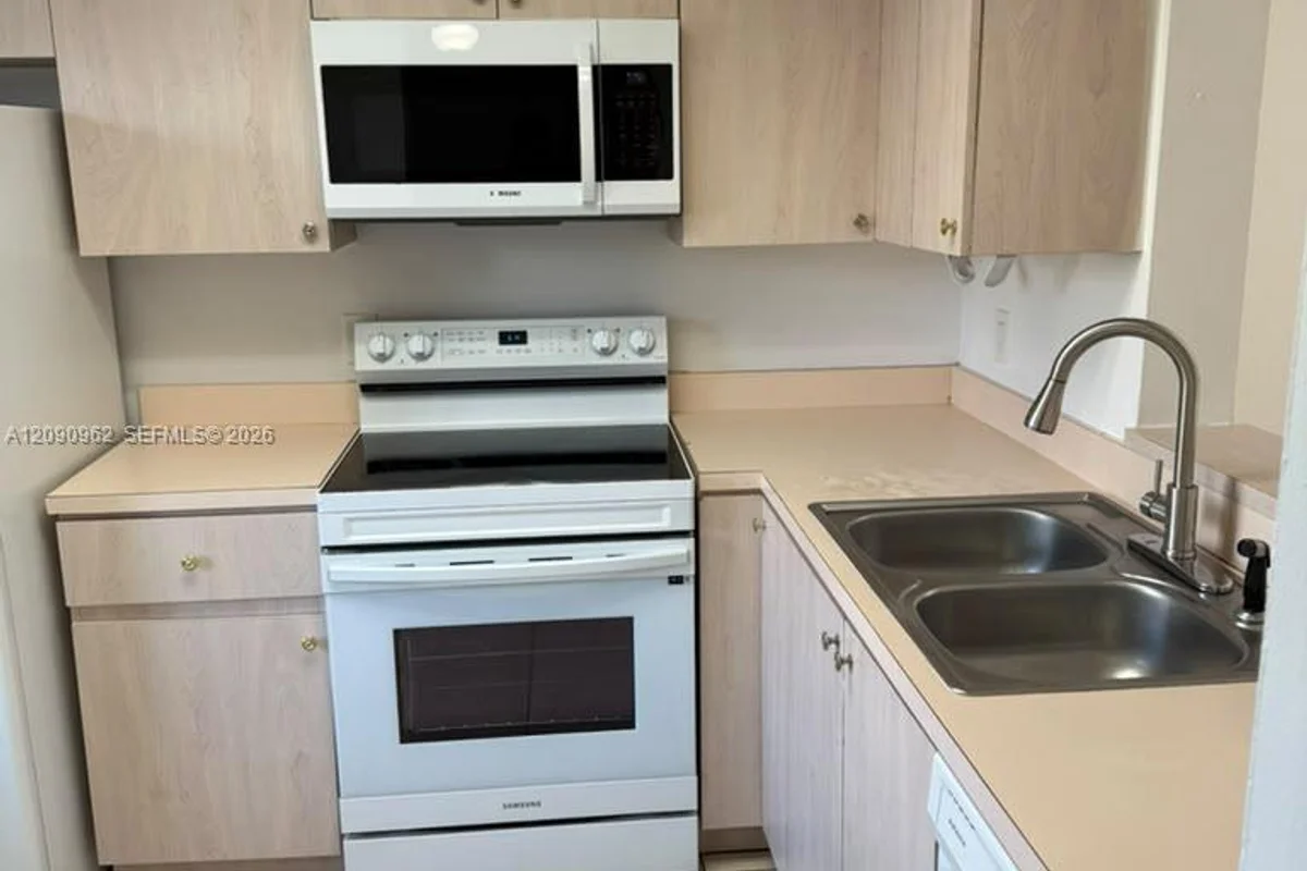 8740 N Sherman Cir #102, Miramar: photo 1 of 20
