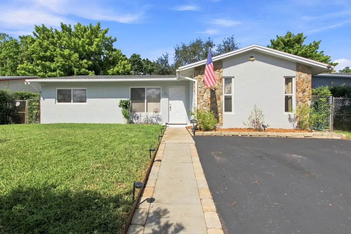 3130 N 72nd Ter, Hollywood: photo 1 of 26