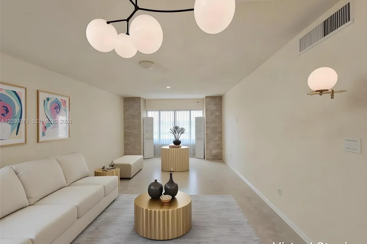 2151 NE 68th St #209, Fort Lauderdale: photo 1 of 9