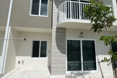 25867 SW 145th Ave, Homestead: photo 1 of 54