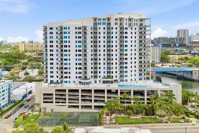 10 S River Dr #1703, Miami: photo 1 of 30