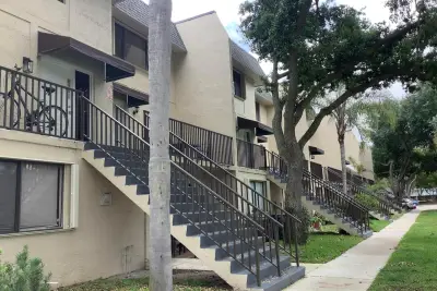 105 Deer Creek Rd #205, Deerfield Beach: photo 1 of 21