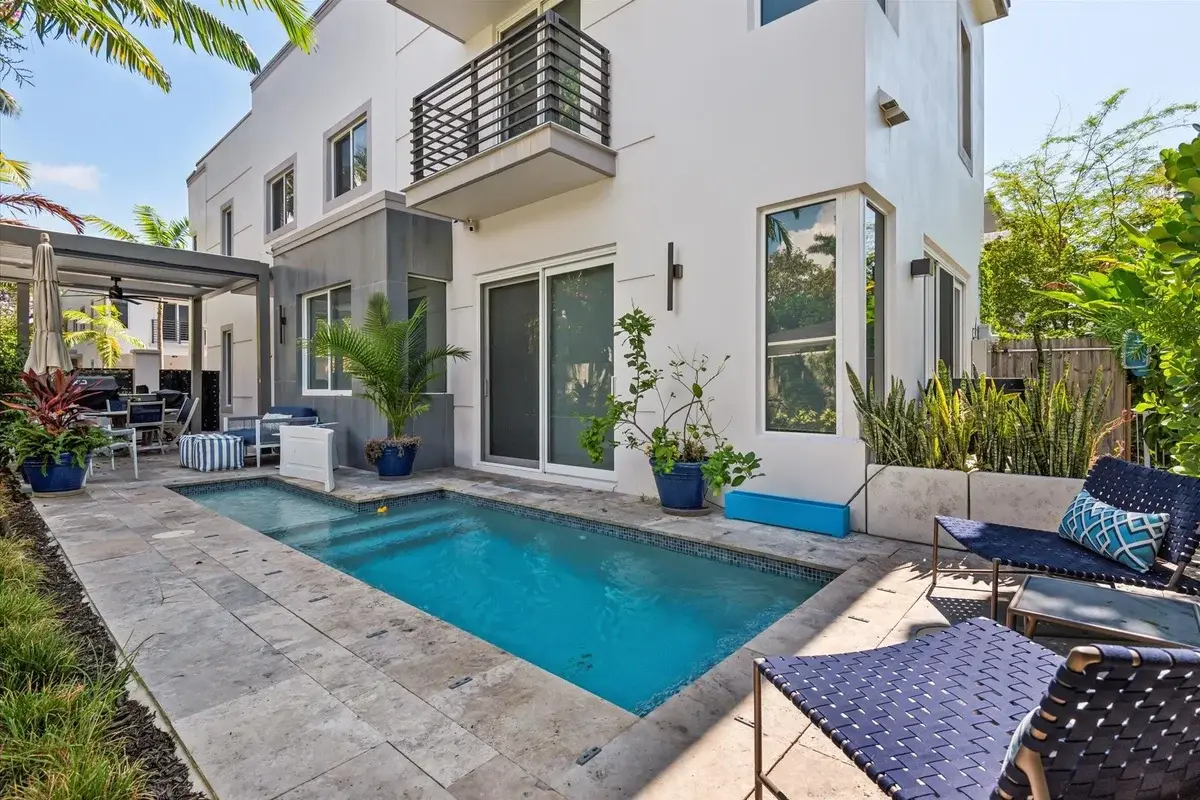 815 NE 17th Ave #5, Fort Lauderdale: photo 1 of 28