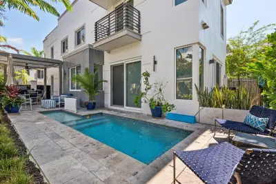 815 NE 17th Ave #5, Fort Lauderdale: photo 1 of 28