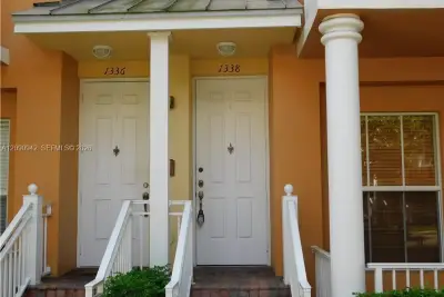 1338 SW 3rd Ct, Fort Lauderdale: photo 1 of 20