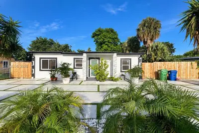 16561 NW 19th Ave, Miami Gardens: photo 1 of 1
