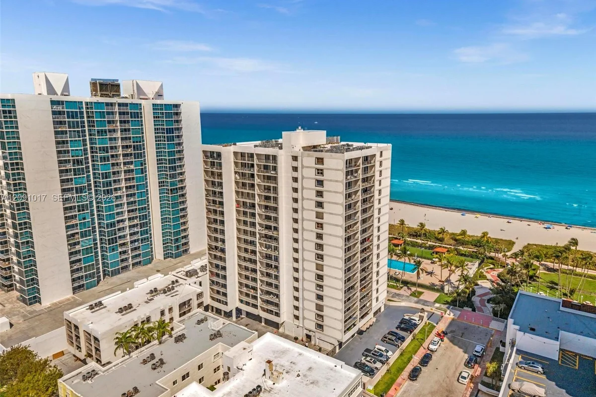 2625 Collins Ave #1109, Miami Beach: photo 1 of 19