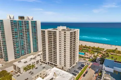 2625 Collins Ave #1109, Miami Beach: photo 1 of 19