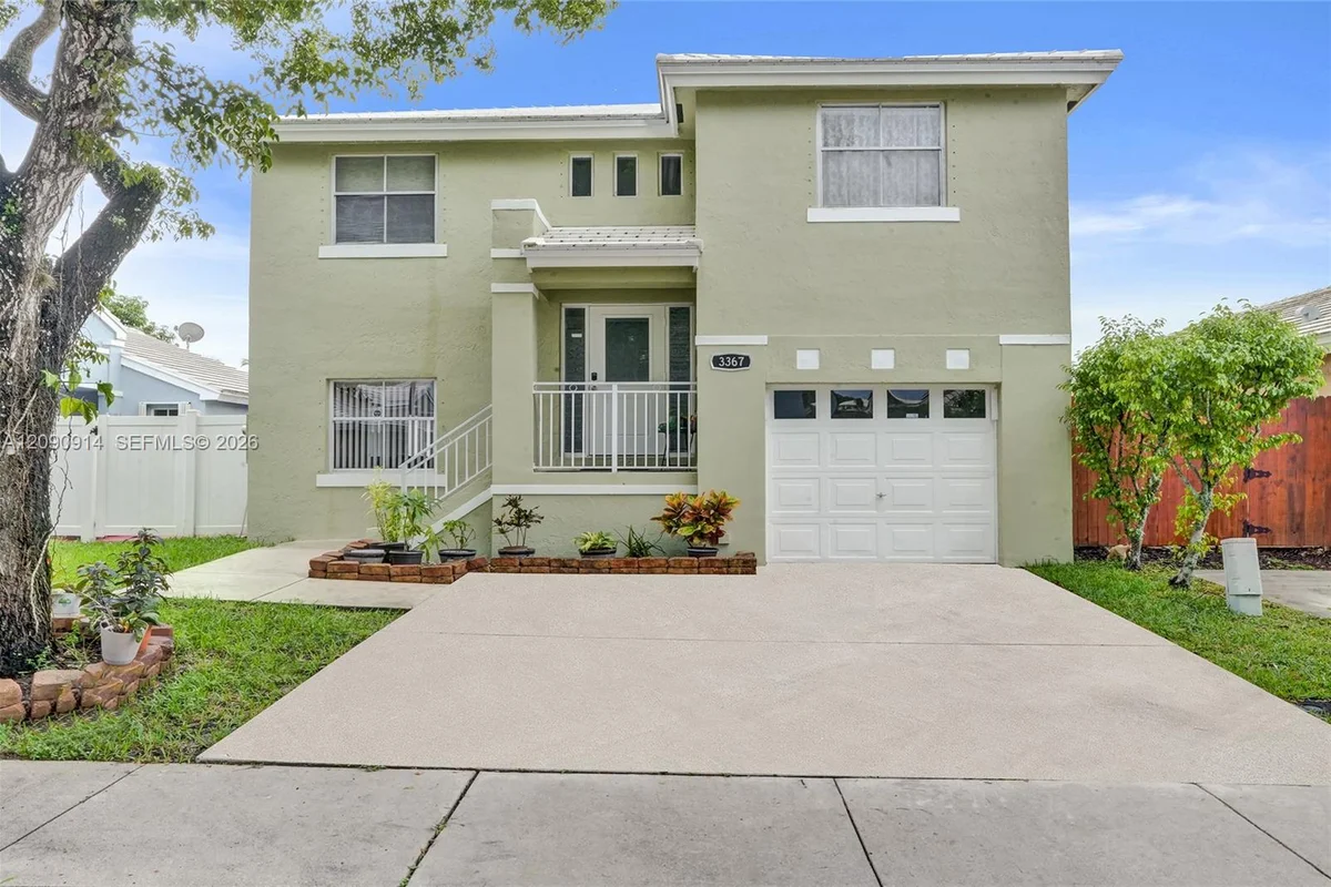 3367 Bonito Ln, Margate: photo 1 of 24